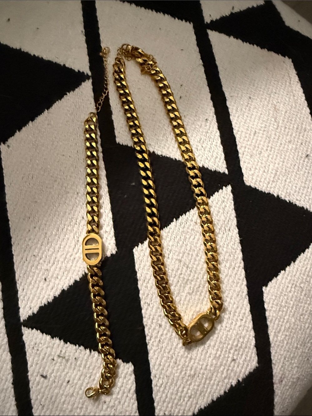 Gold Tone Curb Chain Necklace and Bracelet Set